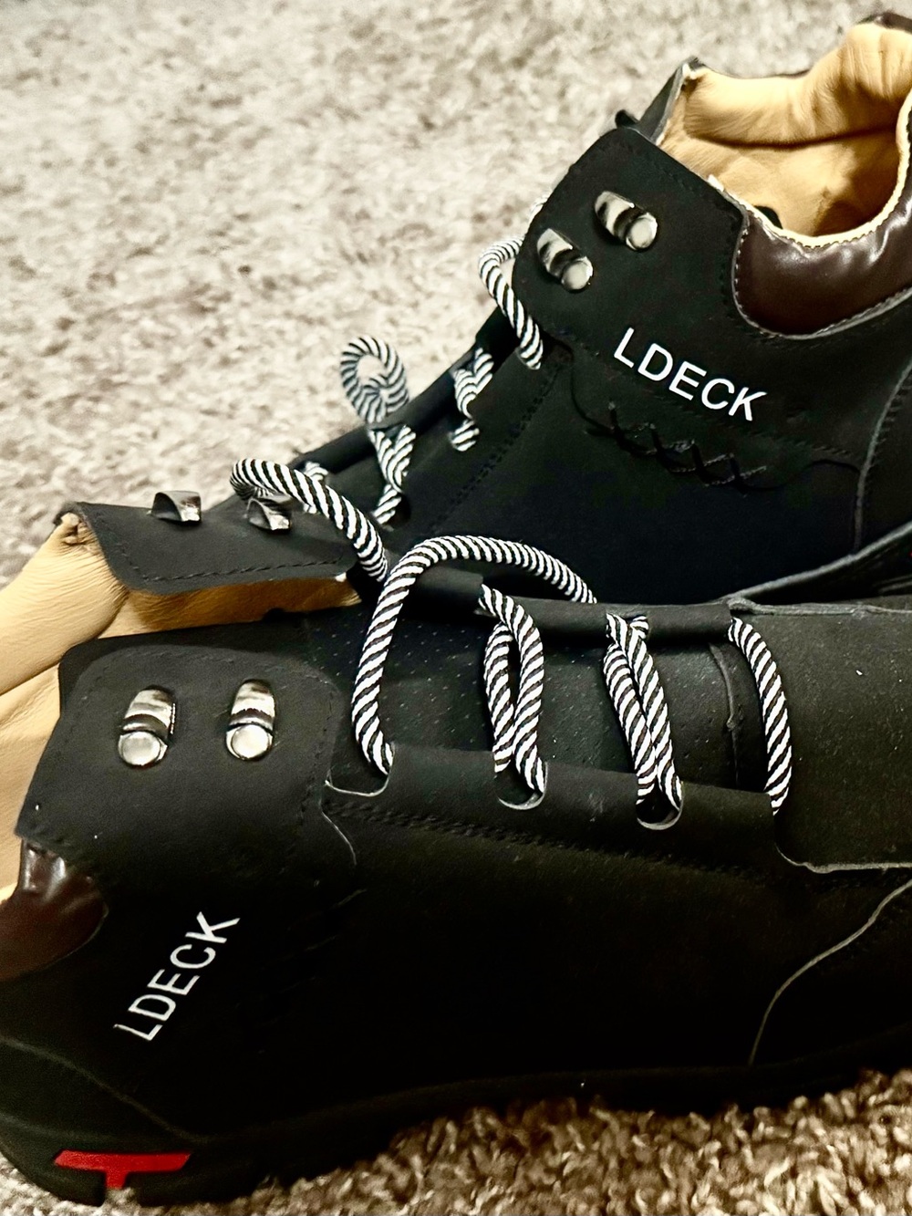 L.Deck Black Men's Casual Sneakers with Contrast Laces - Picture 4 of 7